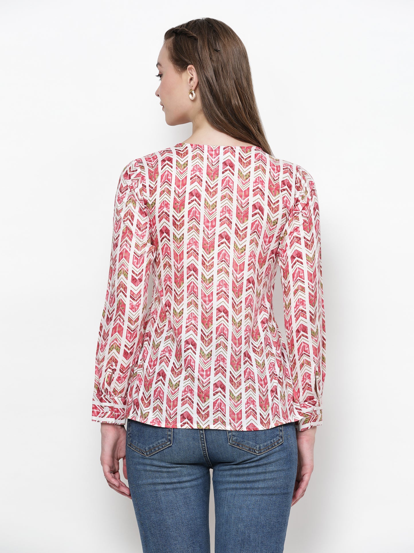 TrendRush Women Pink Geometric Printed V-Neck Top