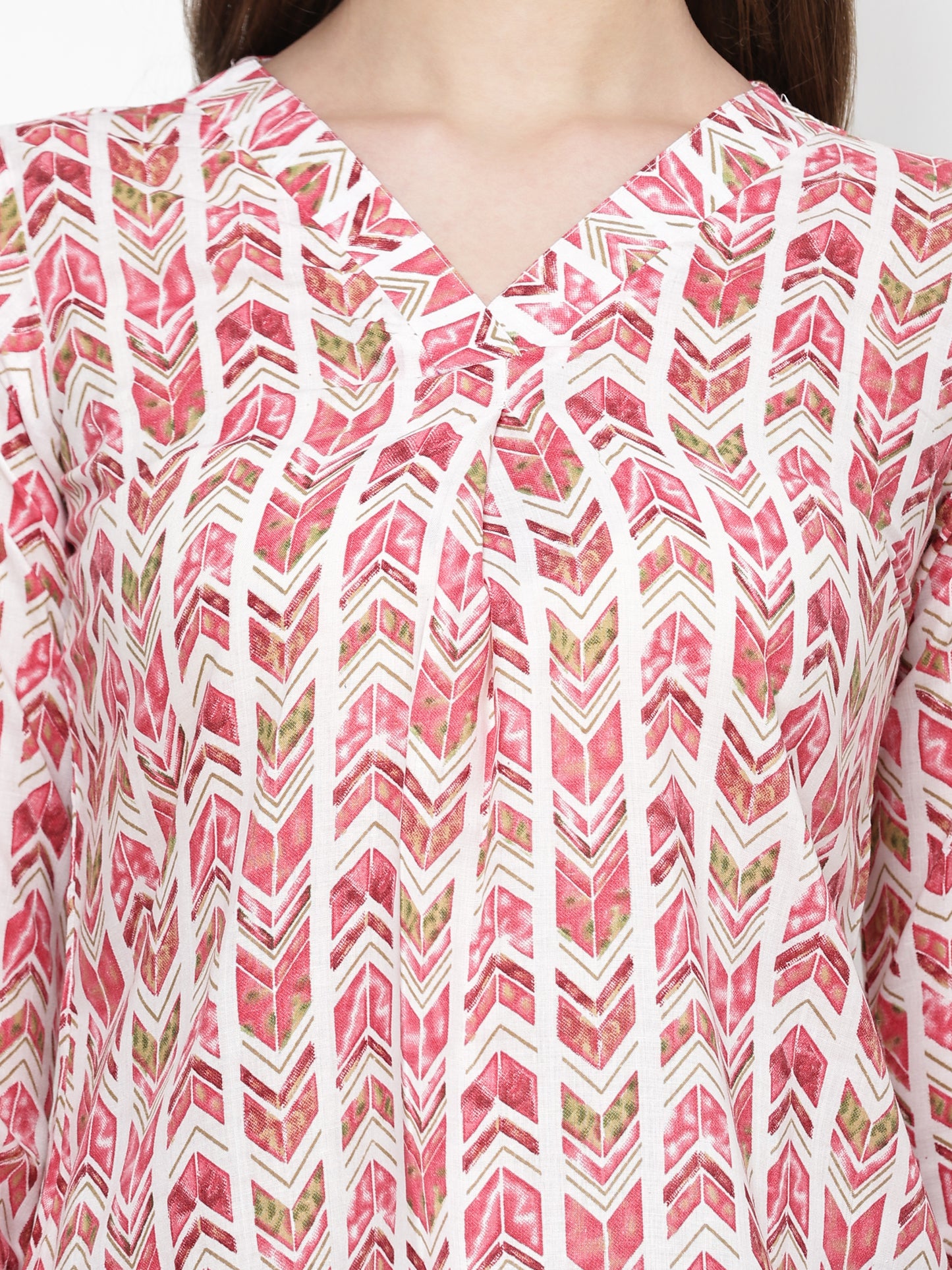 TrendRush Women Pink Geometric Printed V-Neck Top