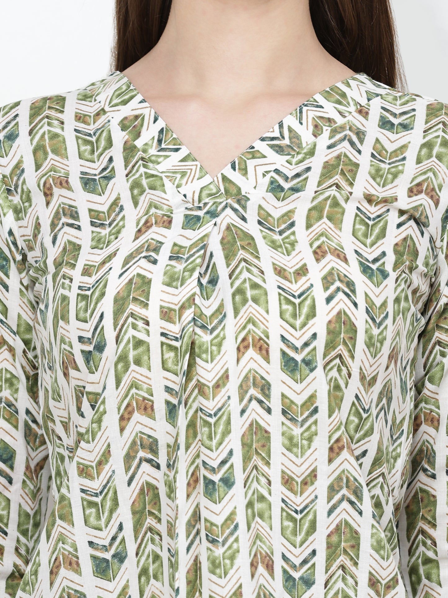 TrendRush Women Green Geometric Printed V-Neck Top