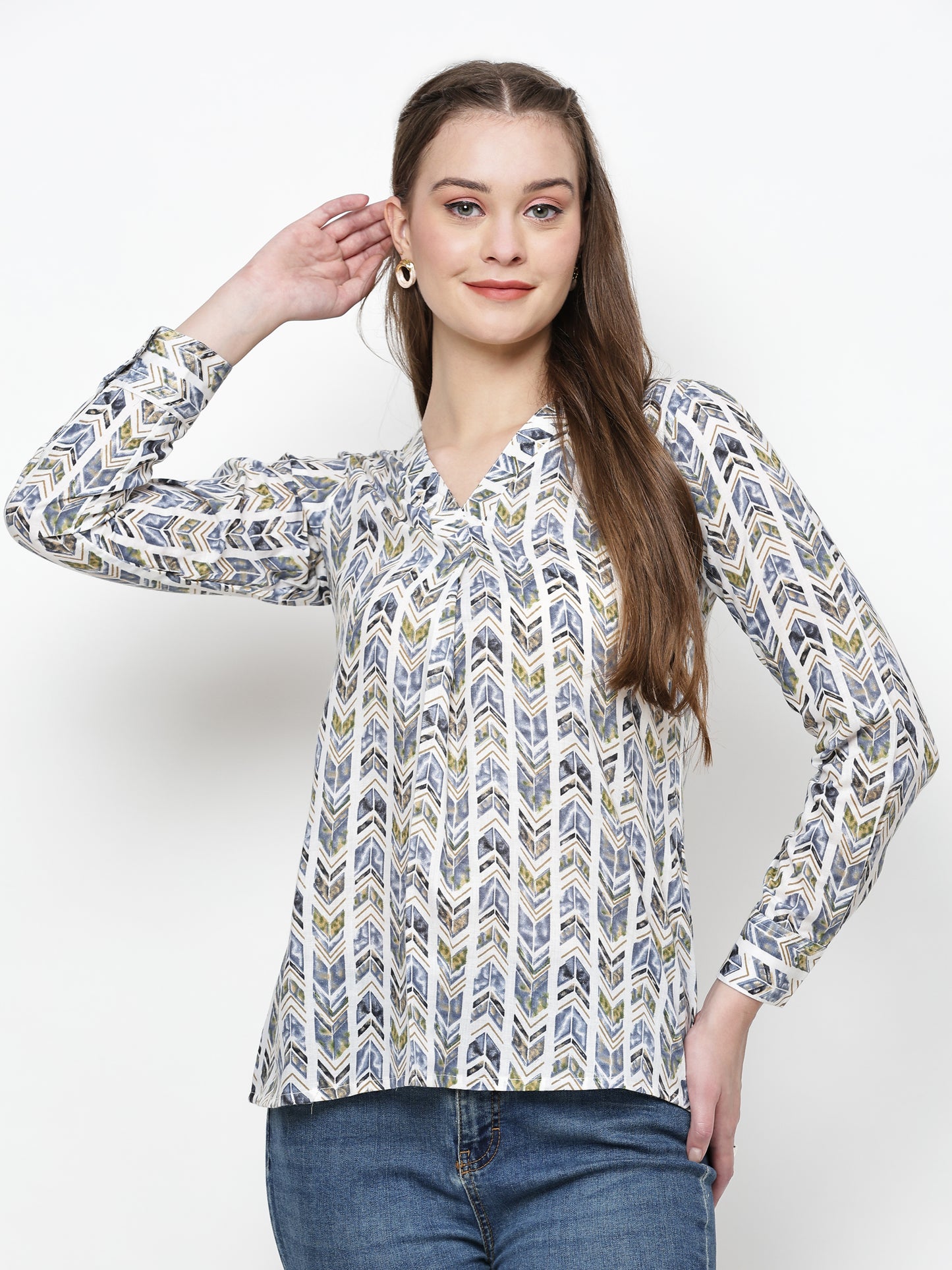 TrendRush Women Blue Geometric Printed V-Neck Top