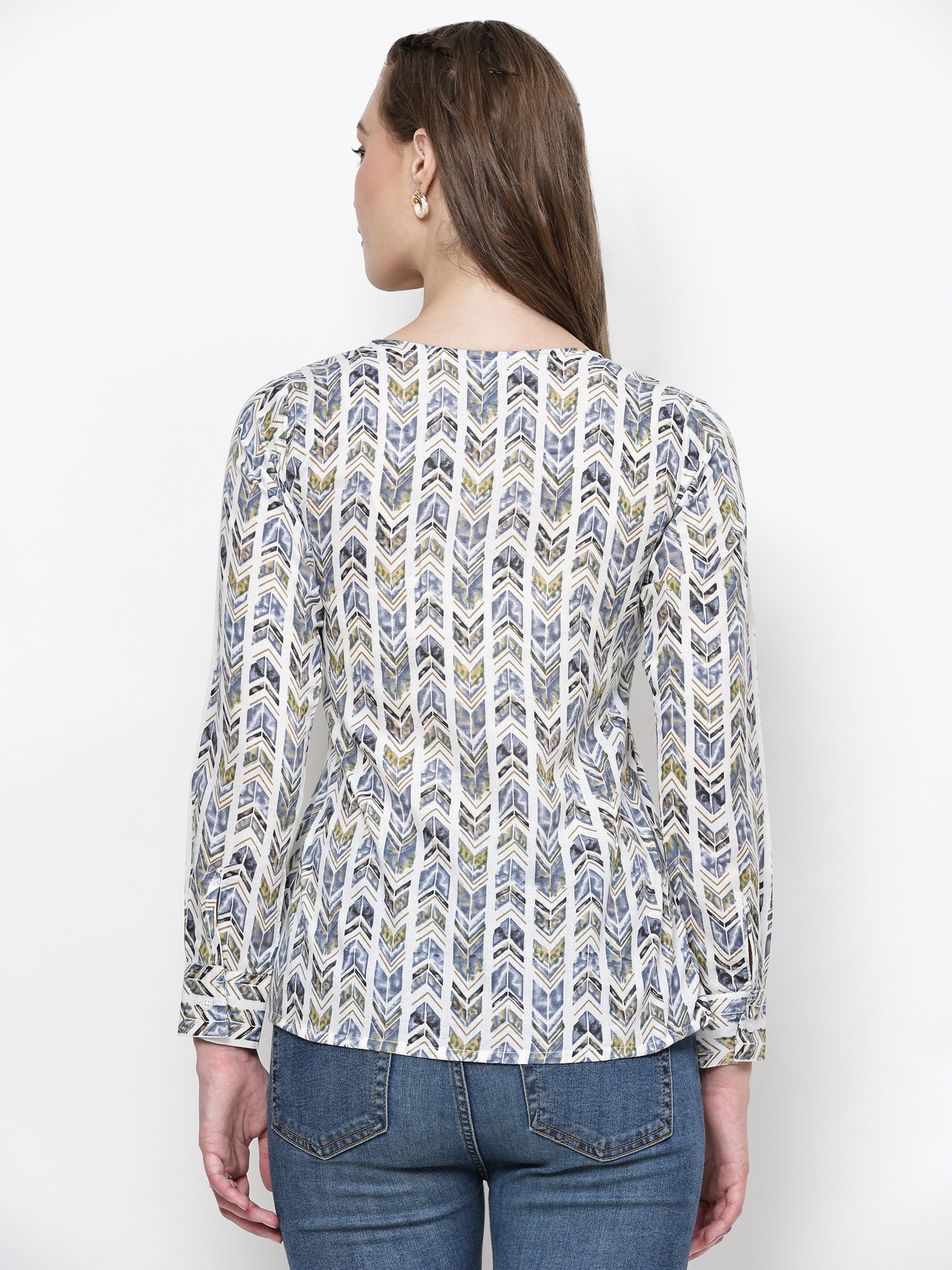 TrendRush Women Blue Geometric Printed V-Neck Top