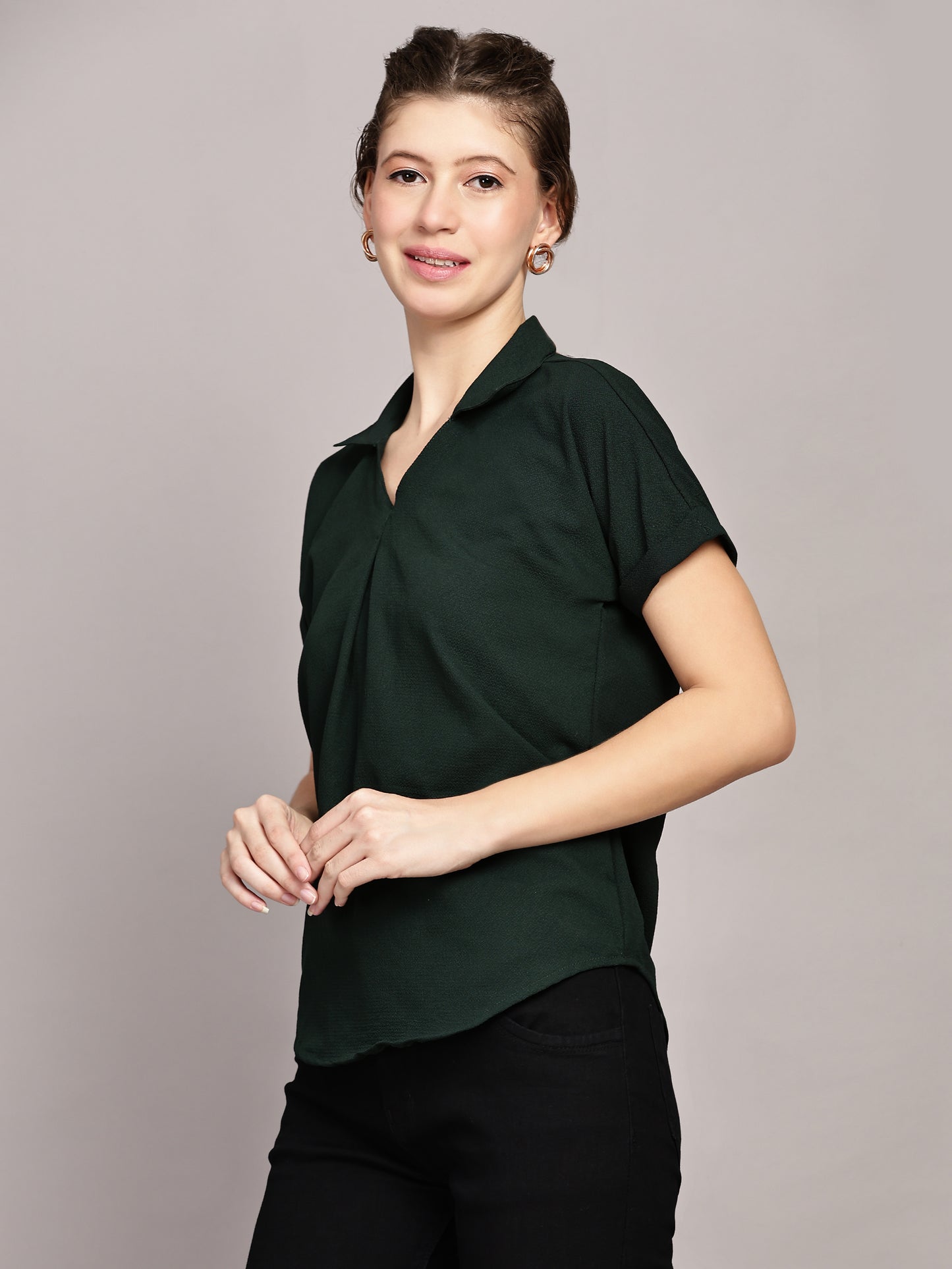 TrendRush Women Green V-Neck Top with Short Sleeves