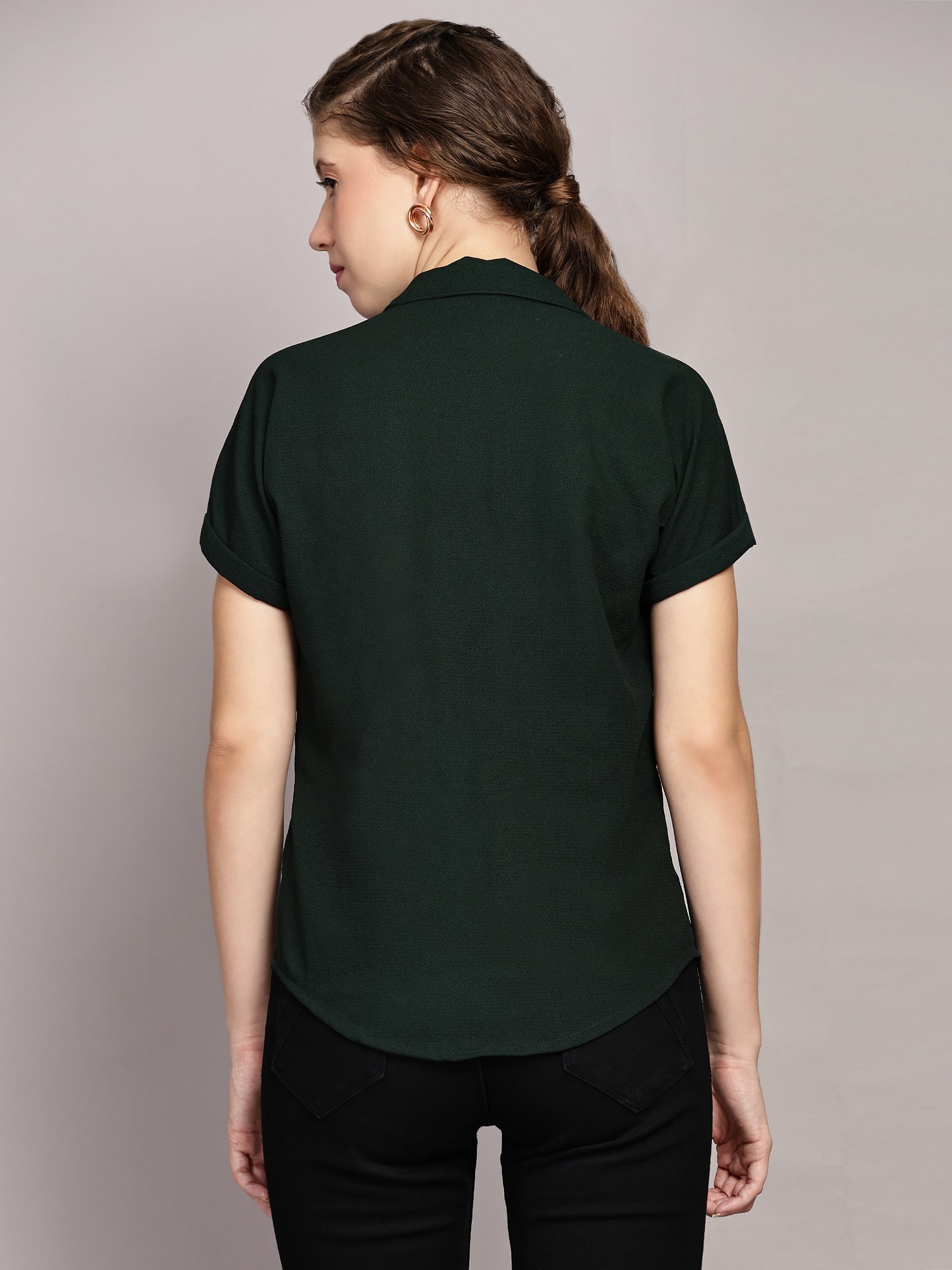 TrendRush Women Green V-Neck Top with Short Sleeves