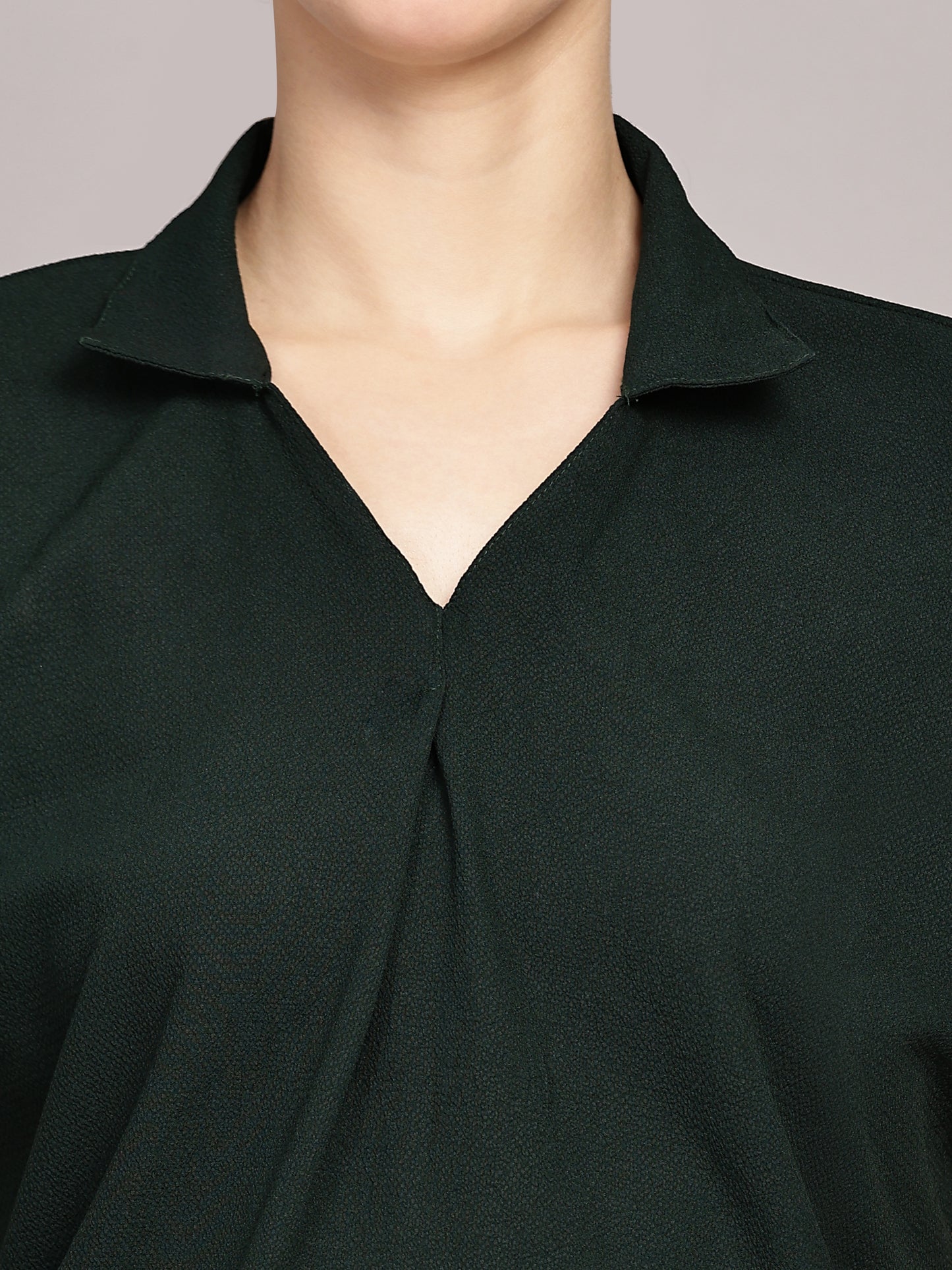 TrendRush Women Green V-Neck Top with Short Sleeves