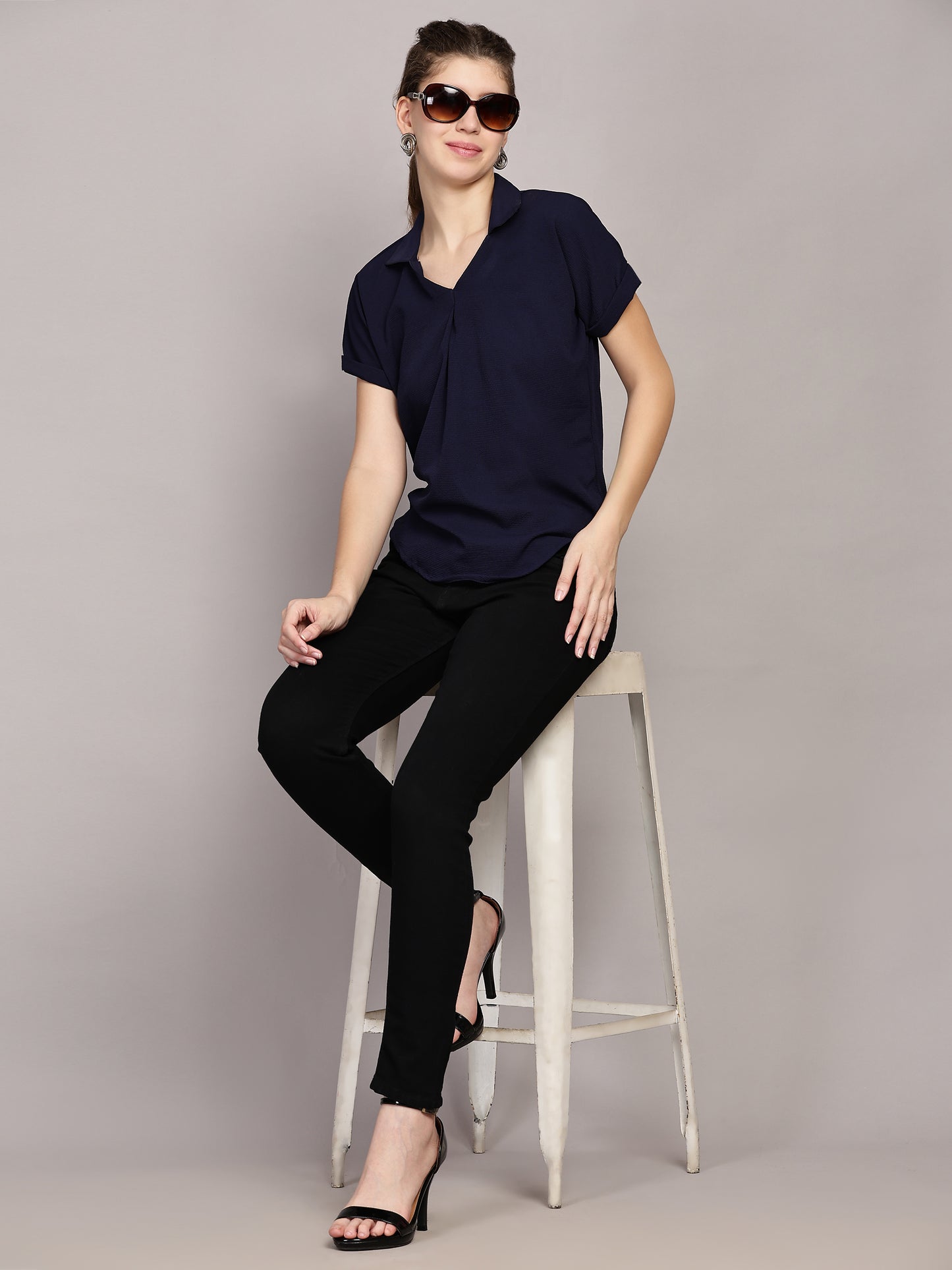 TrendRush Women Blue V-Neck Top with Short Sleeves