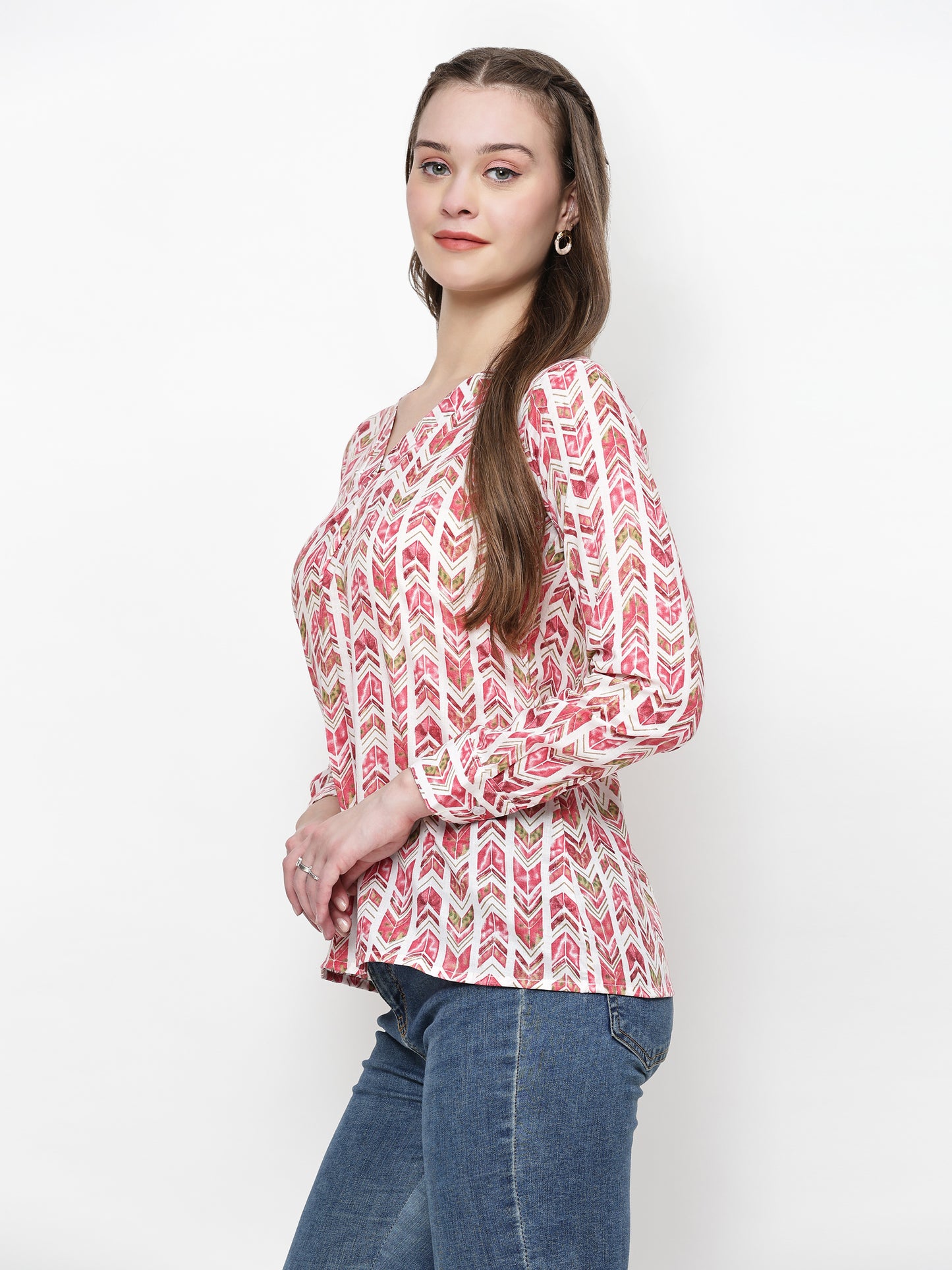 TrendRush Women Pink Geometric Printed V-Neck Top