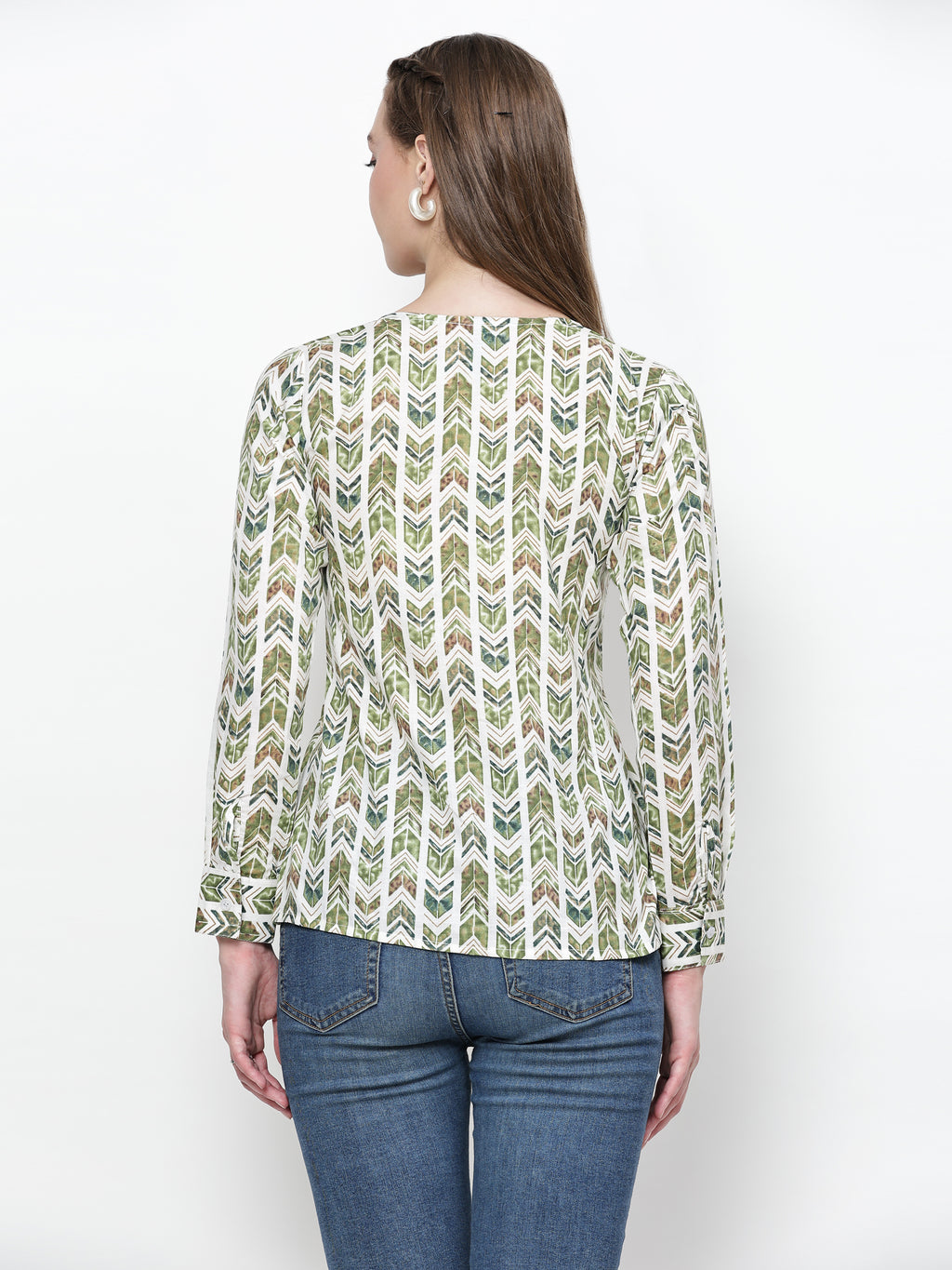 TrendRush Women Green Geometric Printed V-Neck Top