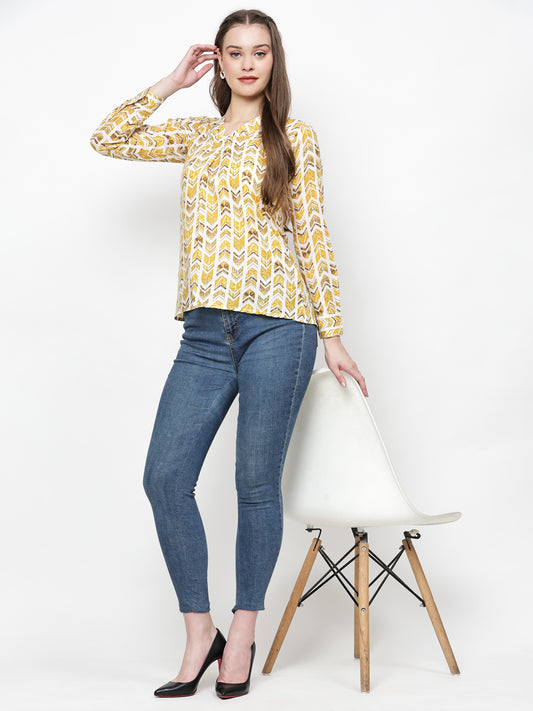TrendRush Women Yellow Geometric Printed V-Neck Top