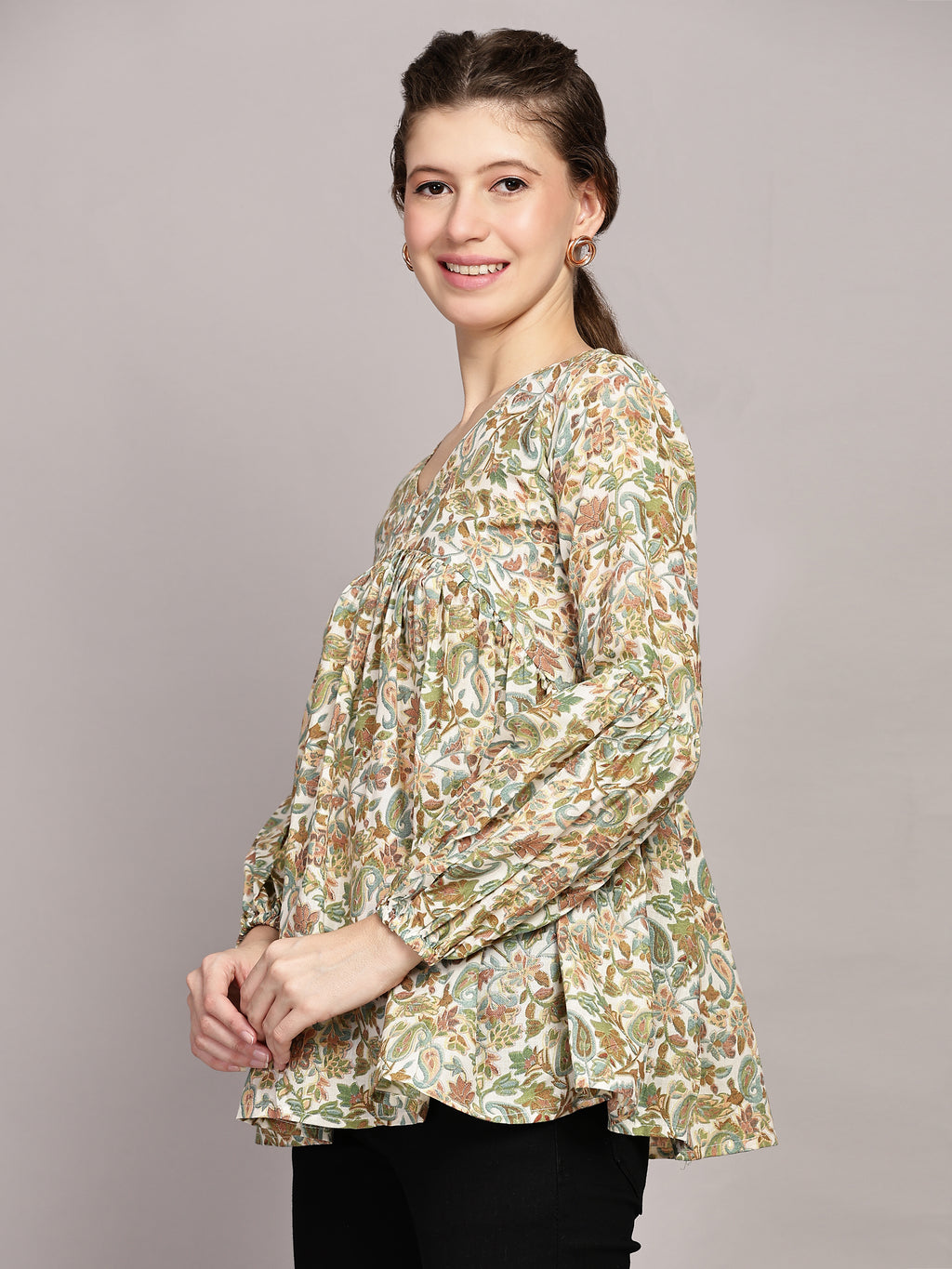 TrendRush Women V-Neck Green Paisley Printed Top