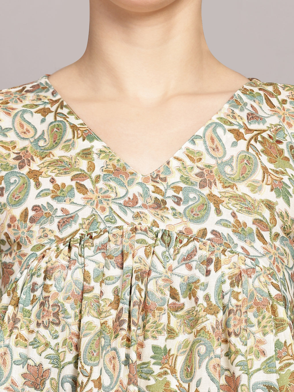 TrendRush Women V-Neck Green Paisley Printed Top