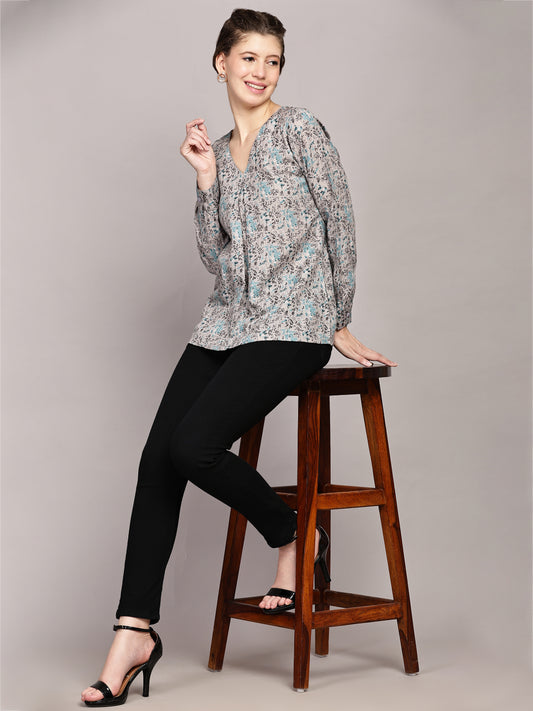 TrendRush Women Grey Floral Printed V-Neck Top