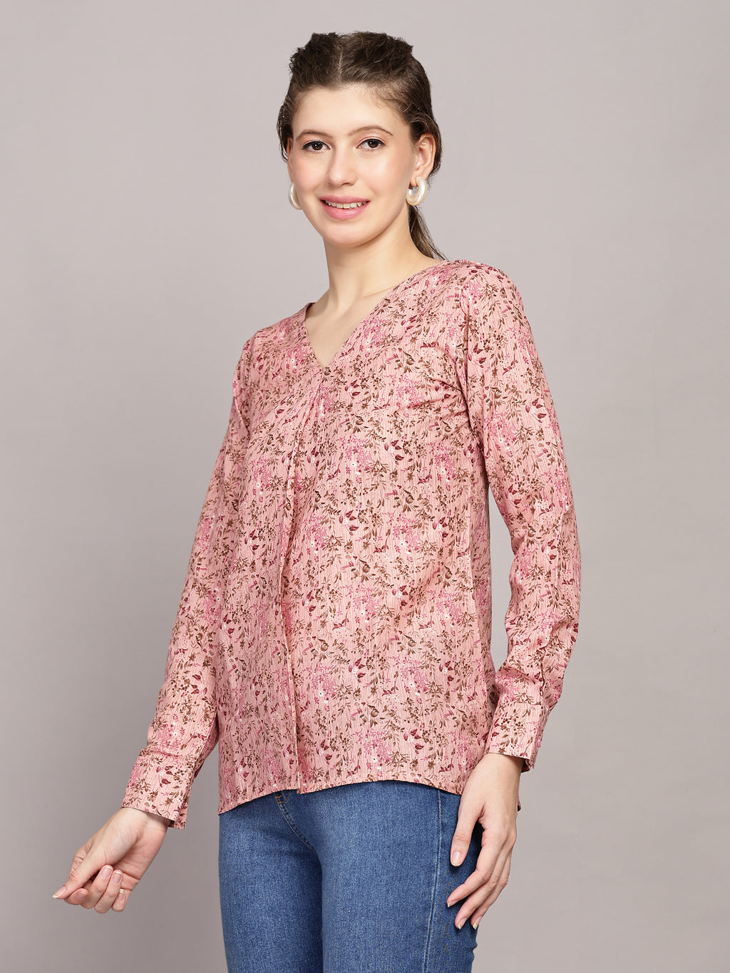 TrendRush Women Pink Floral Printed V-Neck Top