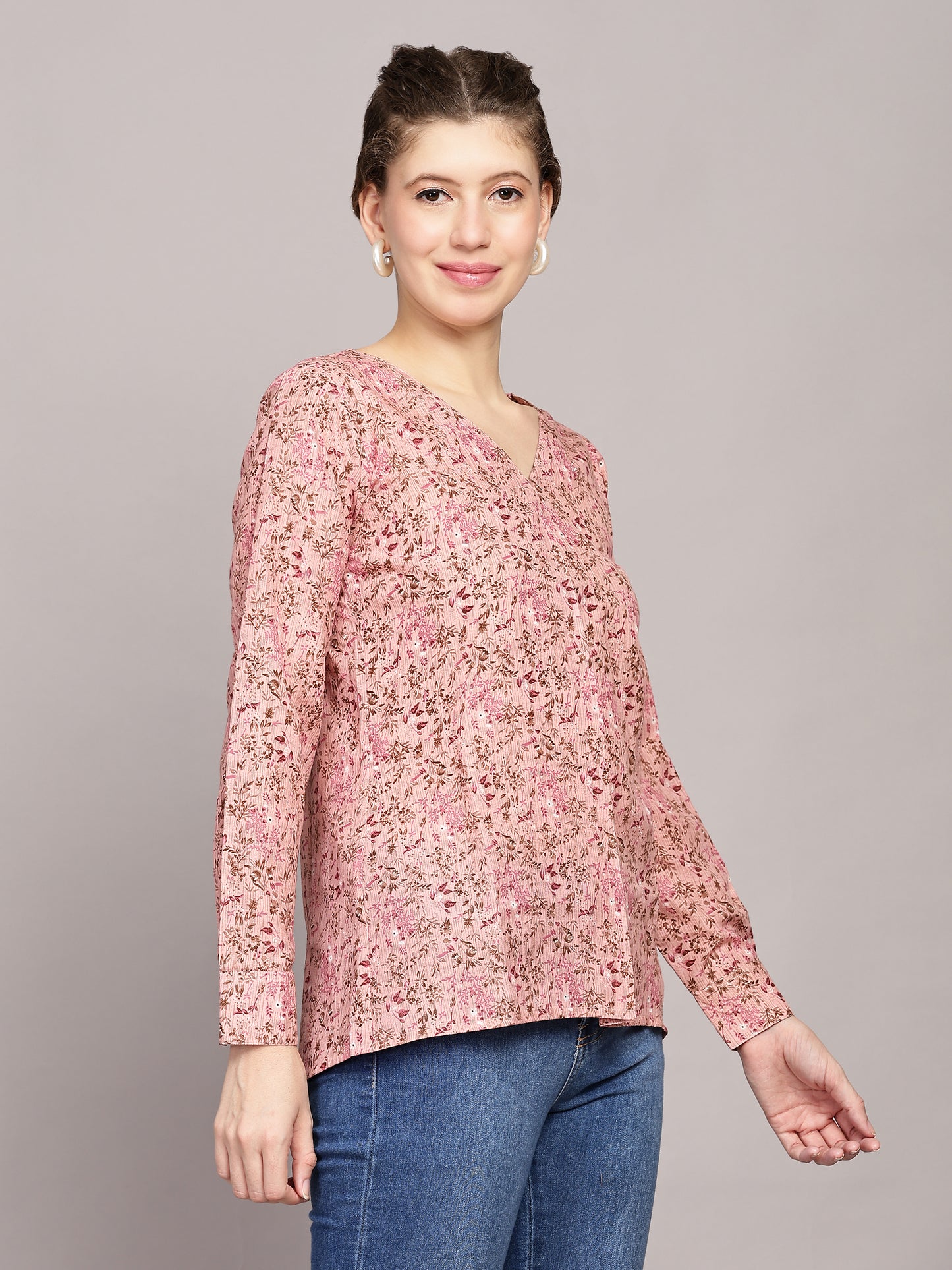 TrendRush Women Pink Floral Printed V-Neck Top