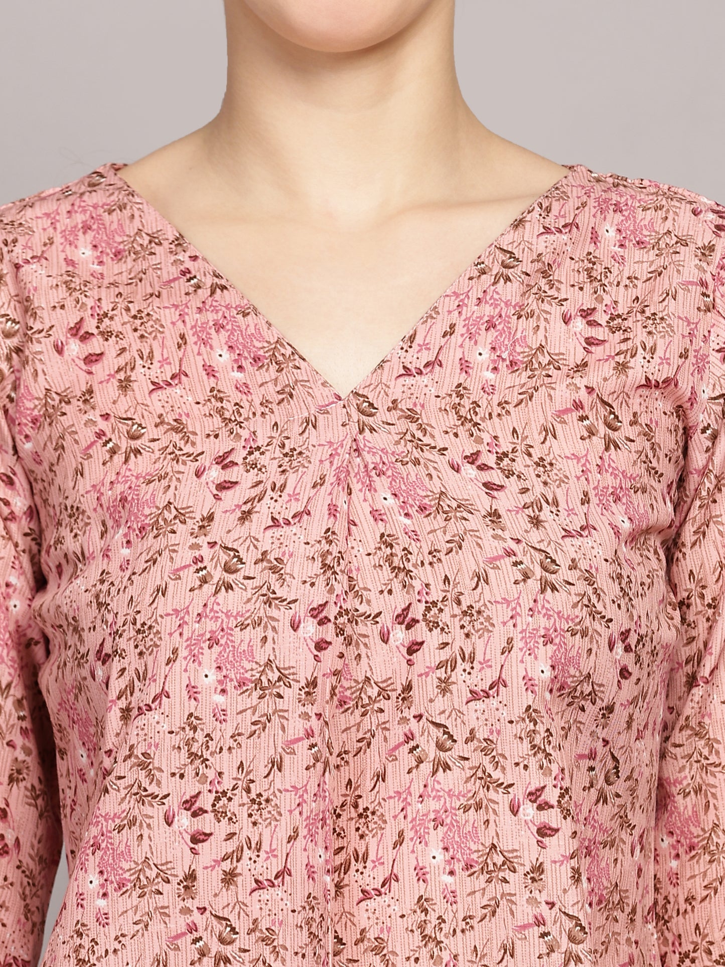 TrendRush Women Pink Floral Printed V-Neck Top