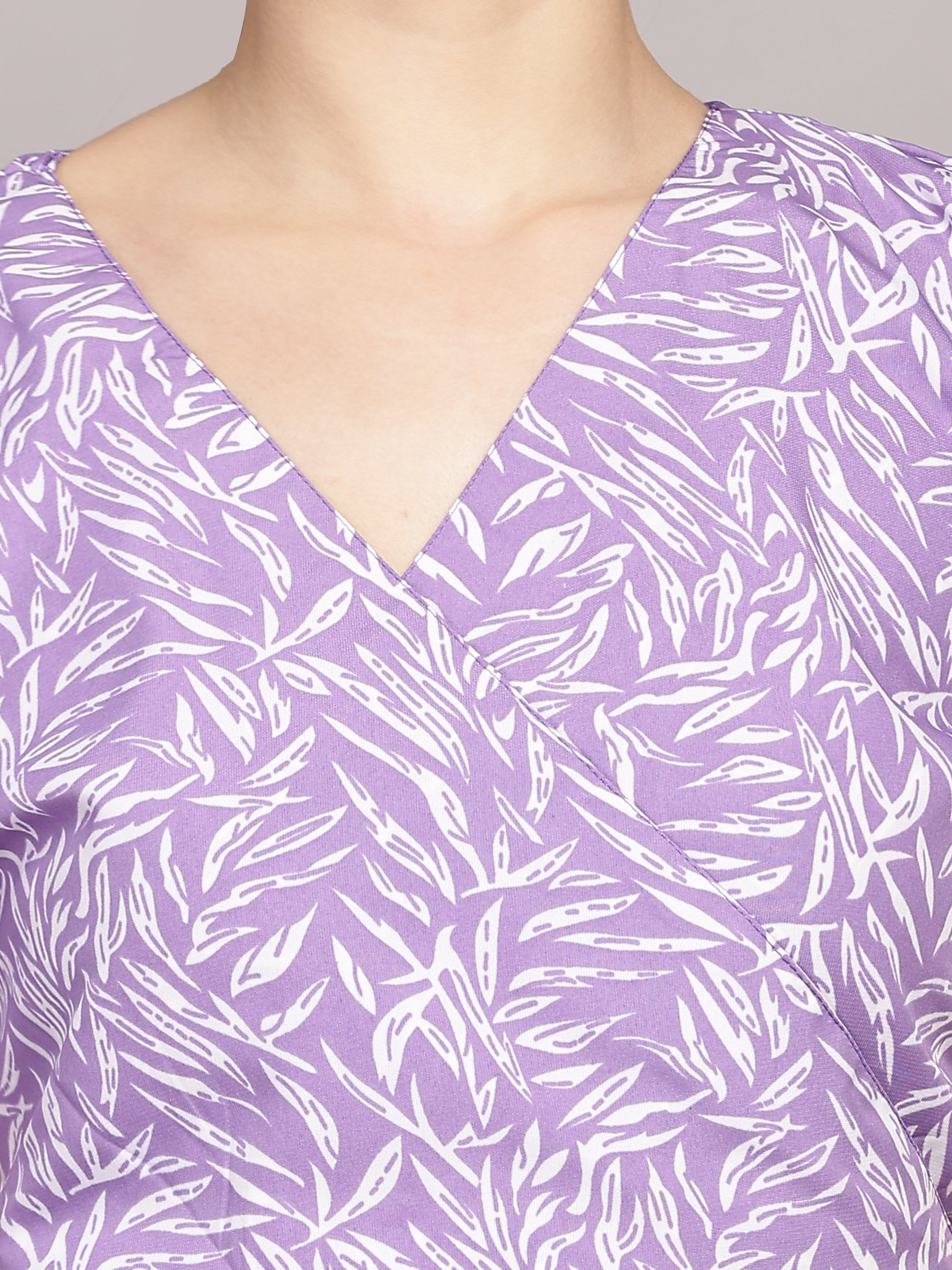 TrendRush Women Purple Floral Print V-Neck Wrap Crop Top